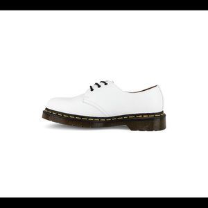 Dr. Martens 1461 Smooth Buck in White Sz 7